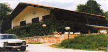 Fish_fishing hause_2.JPG (38527 bytes)